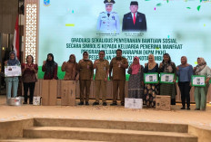 Graduasi dan Penyerahan Bansos kepada KPM-PKH Kepesertaan