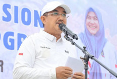 Bupati Tanjabbar Anwar Sadat Ajak Guru Jaga Marwah Profesi