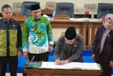 Rapat Paripurna DPRD Sarolangun Sahkan APBD Tahun 2026