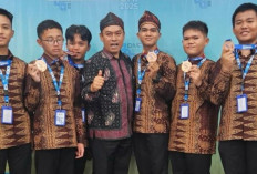 Delegasi MAN 2 Kota Jambi Akhiri OMI 2025 dengan Raih Medali Perunggu Fisika