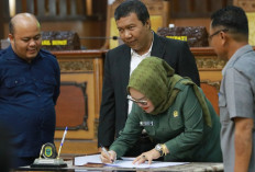 Fraksi DPRD Tanjabtim Sampaikan Pendapat Akhir Ranperda APBD TA 2025