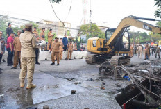 Lapak Relokasi Sepi, PKL Talang Banjar Nekat Kembali Berjualan di Jalan