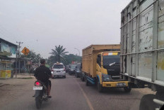 BREAKING NEWS! Belasan Jam Diblokir Warga, Jalan Lintas di Mandiangin Akhirnya Dibuka