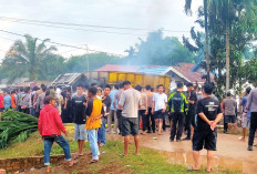 Truk Dibakar, Jalan Diblokir