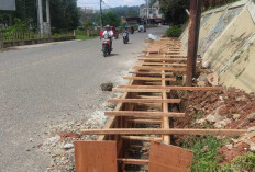 Tangani Tanggap Darurat Jalan Bukit Tiung