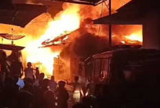 Jelang Sahur Api Mengamuk di Bungo, 5 Rumah Hangus Terbakar