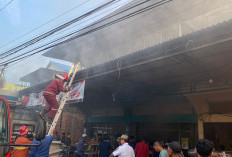 Minimarket di Olak Kemang Terbakar, Api Diduga Berasal dari Kipas Angin