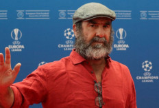 Eric Cantona Kritik Kebijakan MU Terhadap Sir Alex 