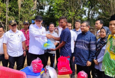 Pj Buapti Tebo Varial Adhi Putra Santuni Korban Kebakaran di Balai Rajo