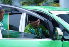 Hurmin Serahkan Mobil Operasional untuk Dinas Dukcapil Sarolangun