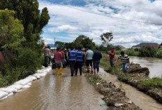Walikota Sungai Penuh Turun Langsung Goro Bangun Tanggul Darurat di Sungai Batang Marao