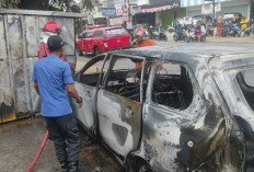 Mobil Pelangsir BBM Ilegal Terbakar, Pemilik Kendaraan Melariakan Diri