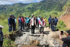 Tinjau Lokasi Longsor di Kumun Debai, Walikota Sungai Penuh Janji Segera Perbaiki