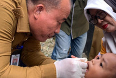 Masyarakat Antusias, Tanjung Jabung Barat Gelar Imunisasi Polio Massal