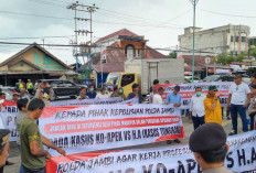 ADA-ADA SAJA! Pendukung Ko Apek Demo Polda Jambi, Minta Penyidik Profesional Tangani Kasus Ini