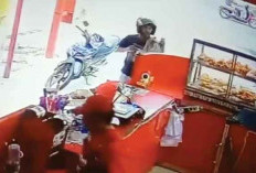 Aksi Pencurian Kotak Amal Terekam CCTV 