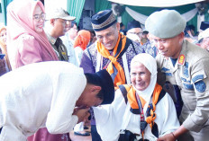 Bupati Mhd. Fadhil Arief lepas keberangkatan 175 Calon Jama'ah Haji Kabupaten Batang Hari Tahun 1445 H/2024 M
