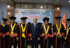 Efvy Zamidra Berhasil Teliti Digital Leadership yang Mempengaruhi Kinerja Pegawai dalam Ujian Promosi Doktor