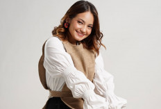 Enzy Storia Stres Jalani Adegan Stand Up