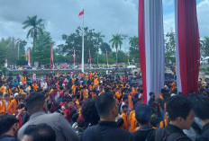 Ribuan Mahasiswa Gelar Aksi Demo di Gedung DPRD Jambi, Menuntut Pembatalan Revisi UU Pilkada