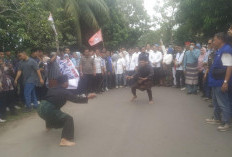 Pasangan Romi-Sudirman Resmi Daftar ke KPU Provinsi Jambi Disambut Atraksi Pencak Silat