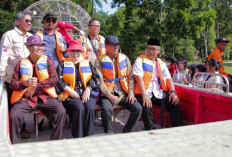 Pertama di Indonesia! UNJA, APHI, dan PT WKS Gelar Operasi Pemadaman Karhutla di Kampus