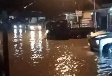 Jalan Sungai Penuh- Sumbar Lumpuh Total Akibat Banjir dan Longsor