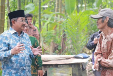 Bupati Anwar Sadat Kunjungi Warga Kurang Mampu di Teluk Sialang