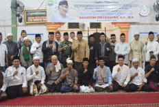 Sekda Budhi Hartono Buka Puasa dan Sholat Tarawih Bersama di Barembang