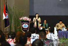 Wamendiktisaintek Sebut Percakapan di Rumah Berperan Besar dalam Perkembangan Anak