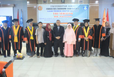 Tri Suratno Berhasil Raih Gelar Doktor Ilmu Ekonomi, Konsentrasi Ilmu Manajemen dalam Ujian Promosi Doktor FEB