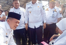 Pemprov Jambi Salurkan Bantuan Seragam dan Beasiswa untuk 5.303 Siswa