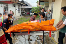 Warga Temukan Mayat Membusuk Dalam Rumah 