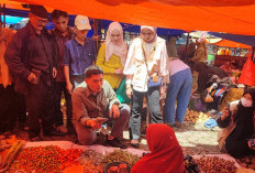 Blusukan di Pasar Tradisional, Bacabup Kerinci Deri Mulyadi Serap Aspirasi Pedagang