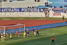 10 pemain Persib Tumbangkan Tuan Rumah Arema FC 