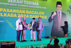 Dedy Putra-Ustad Dayat Resmi Terima SK Dukungan dari PKB untuk Pilkada Bungo