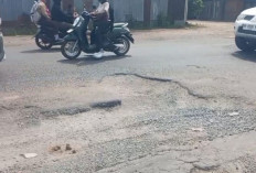 Warga Keluhkan Lubang dan Debu Tebal di Jalan Lingkar Selatan II, Kota Jambi